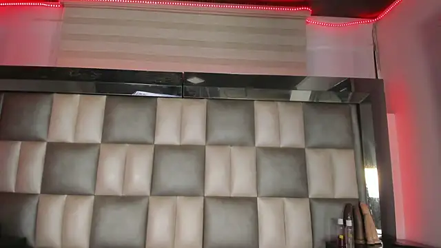 abbiecollins js online show from 11/11/25, 03:28