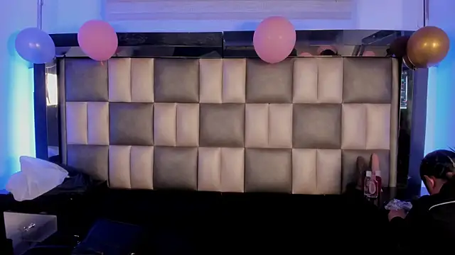 abbiecollins js online show from 11/21/25, 03:27