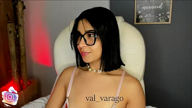 Snapshot of val_varago chatting on 01/06/26, 02:15 val varago online show from 01/06/26, 02:15