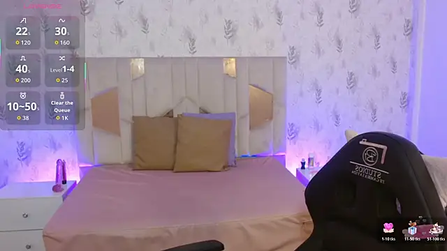 Snapshot of DAKOTA_TAY1 chatting on 10/17/25, 11:35 DAKOTA TAY1 online show from 10/17/25, 11:35