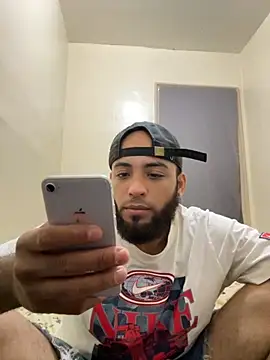 LeoPR00 online show from 10/12/25, 04:55