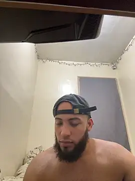 LeoPR00 online show from 12/05/25, 05:49