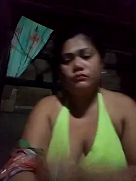 Snapshot of slutty_pinay12 chatting on 12/21/25, 04:25 slutty pinay12 online show from 12/21/25, 04:25