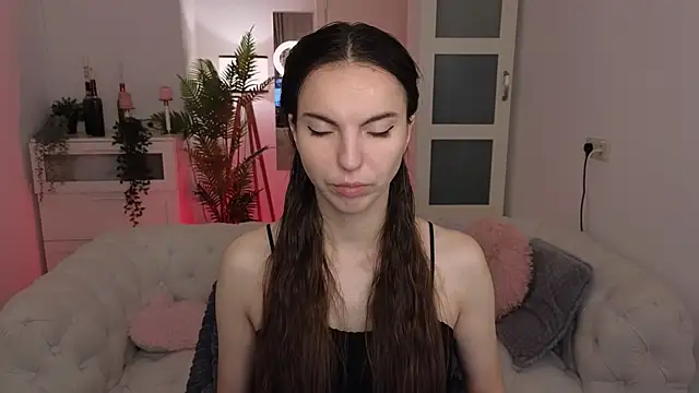 Snapshot of gracedonovan chatting on 10/15/25, 05:51 gracedonovan online show from 10/15/25, 05:51