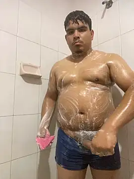 Snapshot of RangingWarranty chatting on 11/25/25, 06:02 RangingWarranty online show from 11/25/25, 06:02