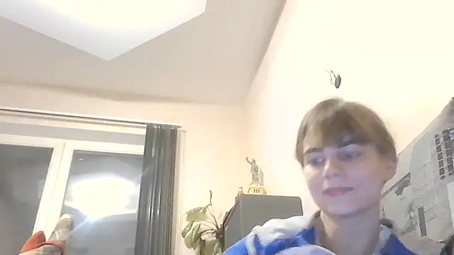 Snapshot of Loriven chatting on 11/08/25, 09:13 Loriven online show from 11/08/25, 09:13