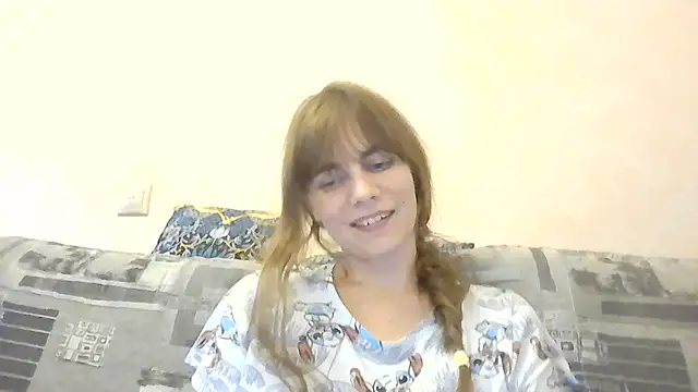 Snapshot of Loriven chatting on 06/18/26, 06:23 Loriven online show from 06/18/26, 06:23