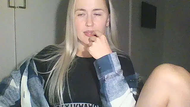 Snapshot of Frosian chatting on 09/24/25, 08:34 Frosian online show from 09/24/25, 08:34