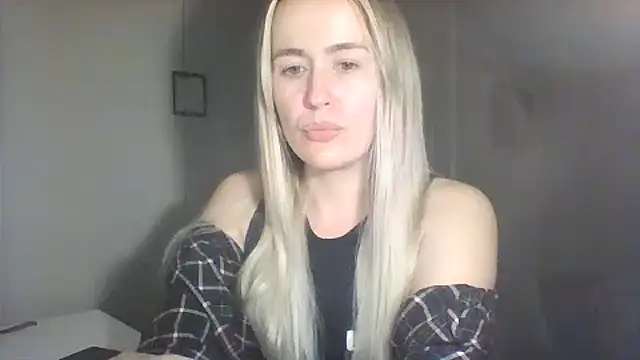 Snapshot of Frosian chatting on 10/12/25, 10:42 Frosian online show from 10/12/25, 10:42