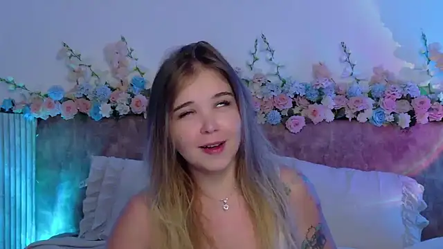 Lilith Bonheur online show from 03/18/26, 08:12