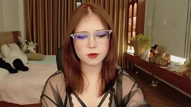Lilith Bonheur online show from 05/13/26, 08:27