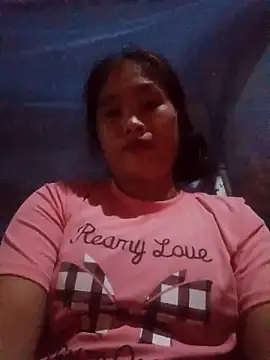 Snapshot of Luyen004 chatting on 09/18/25, 12:40 Luyen004 online show from 09/18/25, 12:40