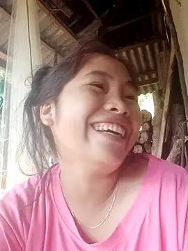 Snapshot of Luyen004 chatting on 10/02/25, 01:12 Luyen004 online show from 10/02/25, 01:12