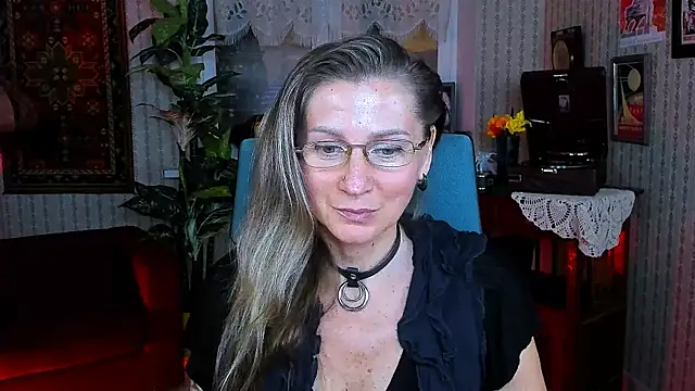 Snapshot of UmaSpace chatting on 09/14/25, 01:10 UmaSpace online show from 09/14/25, 01:10