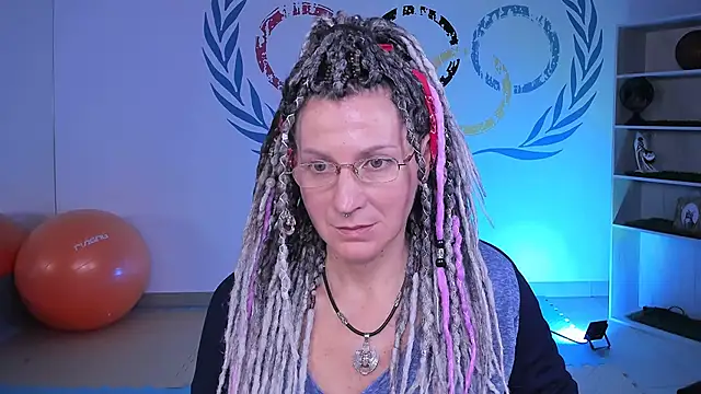 Snapshot of UmaSpace chatting on 09/29/25, 01:16 UmaSpace online show from 09/29/25, 01:16