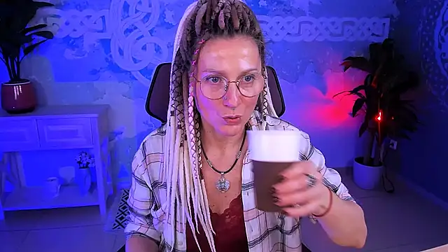 Snapshot of UmaSpace chatting on 02/15/26, 07:51 UmaSpace online show from 02/15/26, 07:51