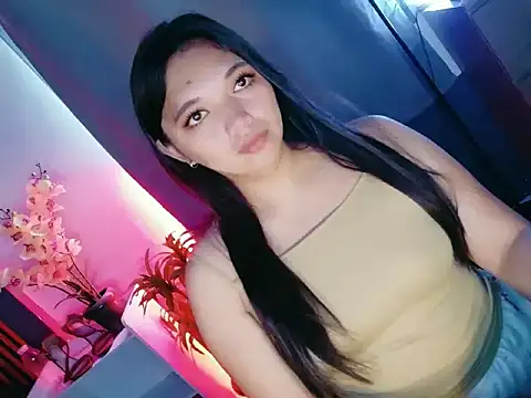 Snapshot of Nikki_Karishma chatting on 04/13/26, 06:41 Nikki Karishma online show from 04/13/26, 06:41