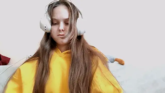 Snapshot of SharybbFace chatting on 09/13/25, 02:17 SharybbFace online show from 09/13/25, 02:17