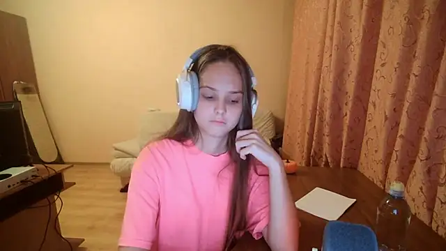 Snapshot of SharybbFace chatting on 09/19/25, 03:56 SharybbFace online show from 09/19/25, 03:56