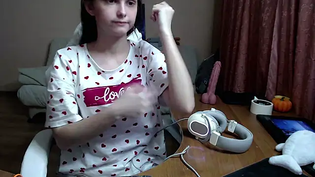 Snapshot of SharybbFace chatting on 10/07/25, 03:20 SharybbFace online show from 10/07/25, 03:20