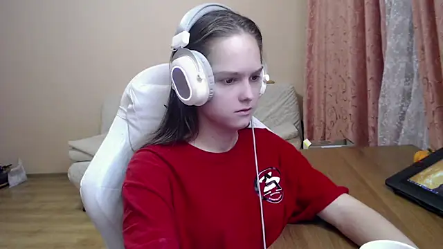 Snapshot of SharybbFace chatting on 10/18/25, 03:24 SharybbFace online show from 10/18/25, 03:24