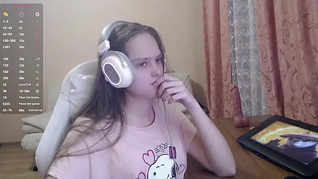 Snapshot of SharybbFace chatting on 10/22/25, 03:34 SharybbFace online show from 10/22/25, 03:34