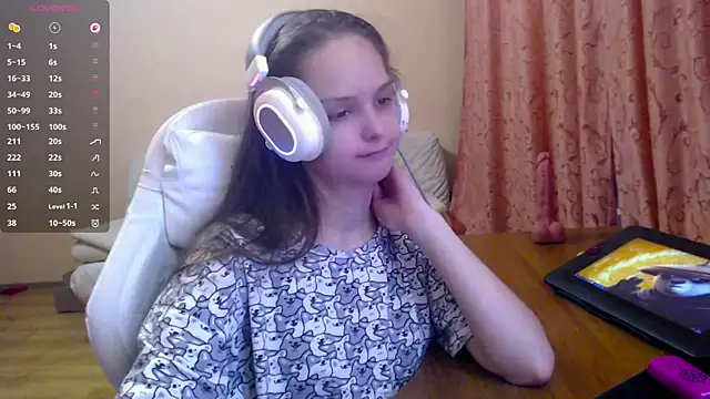 Snapshot of SharybbFace chatting on 10/23/25, 03:22 SharybbFace online show from 10/23/25, 03:22