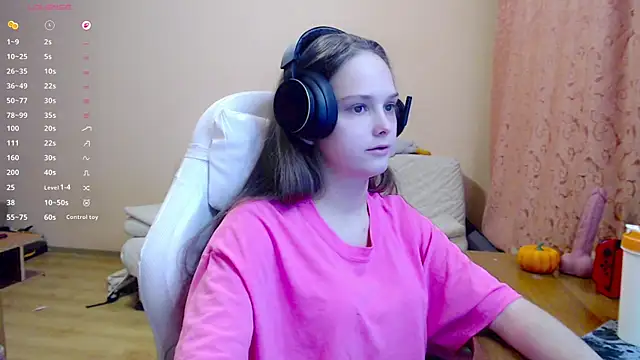 Snapshot of SharybbFace chatting on 11/02/25, 03:14 SharybbFace online show from 11/02/25, 03:14