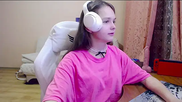 Snapshot of SharybbFace chatting on 11/03/25, 03:02 SharybbFace online show from 11/03/25, 03:02