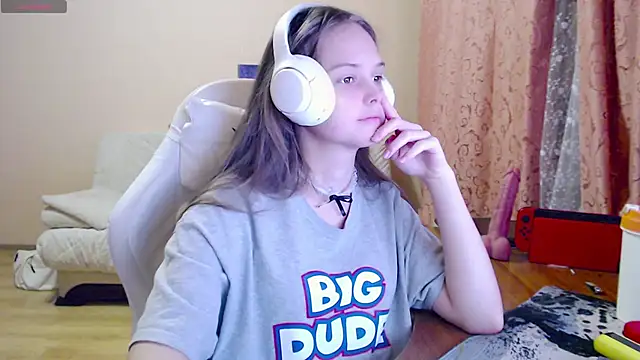 Snapshot of SharybbFace chatting on 11/04/25, 03:11 SharybbFace online show from 11/04/25, 03:11