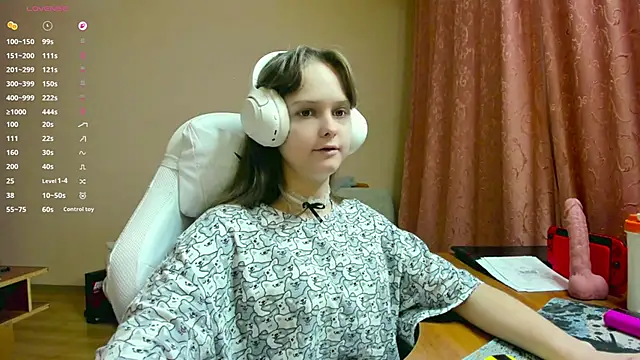 Snapshot of SharybbFace chatting on 11/08/25, 02:28 SharybbFace online show from 11/08/25, 02:28