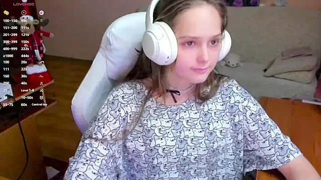 Snapshot of SharybbFace chatting on 11/12/25, 03:12 SharybbFace online show from 11/12/25, 03:12