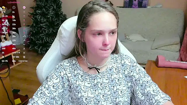 Snapshot of SharybbFace chatting on 11/25/25, 03:01 SharybbFace online show from 11/25/25, 03:01