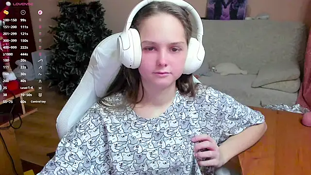 Snapshot of SharybbFace chatting on 11/27/25, 03:14 SharybbFace online show from 11/27/25, 03:14