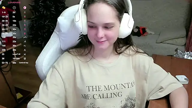 Snapshot of SharybbFace chatting on 11/28/25, 03:04 SharybbFace online show from 11/28/25, 03:04