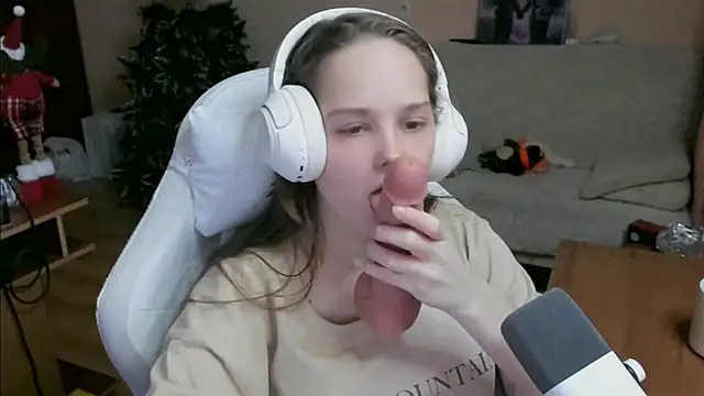 Snapshot of SharybbFace chatting on 11/29/25, 03:15 SharybbFace online show from 11/29/25, 03:15