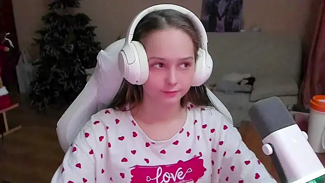 Snapshot of SharybbFace chatting on 12/04/25, 03:10 SharybbFace online show from 12/04/25, 03:10