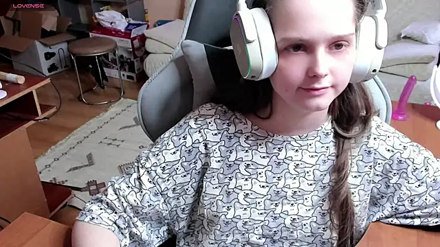 SharybbFace online show from 04/28/26, 03:06