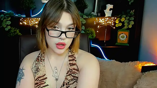 Snapshot of KiraRid chatting on 11/01/25, 04:53 KiraRid online show from 11/01/25, 04:53