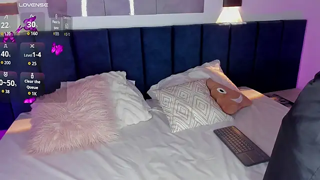 Snapshot of SharonLovee chatting on 11/29/25, 11:41 SharonLovee online show from 11/29/25, 11:41