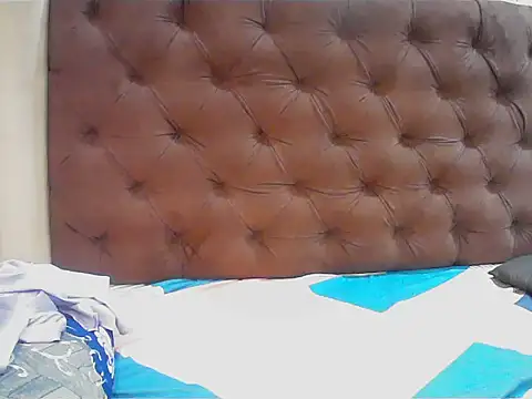 Snapshot of short_girl_ chatting on 10/15/25, 04:29 short girl  online show from 10/15/25, 04:29