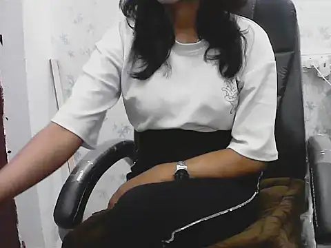 short girl  online show from 02/25/26, 05:55