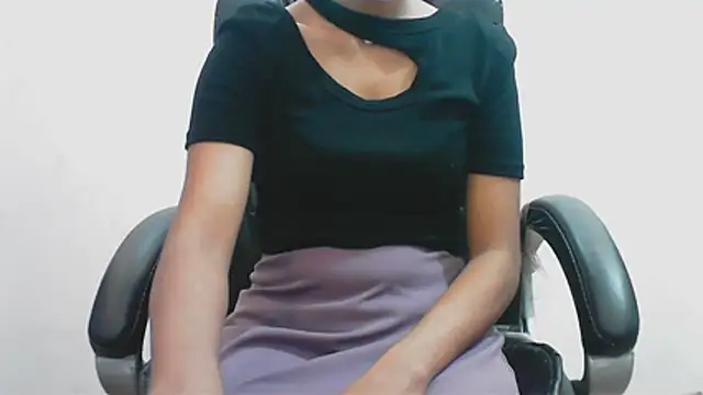 short girl  online show from 05/19/26, 05:08