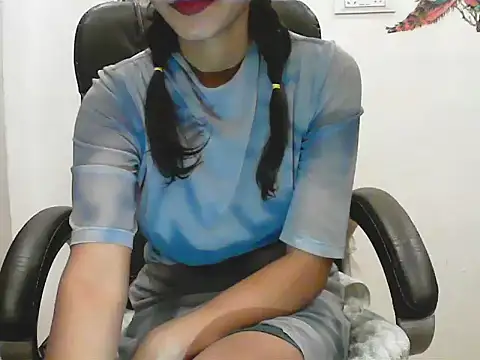 short girl  online show from 06/21/26, 04:42