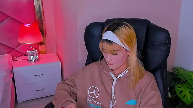 ChloeLaurentt online show from 03/10/26, 12:26