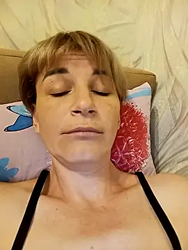 Snapshot of SweetKiss96 chatting on 09/29/25, 06:35 SweetKiss96 online show from 09/29/25, 06:35