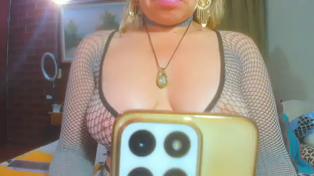 LatinaMature  online show from 04/29/26, 04:27