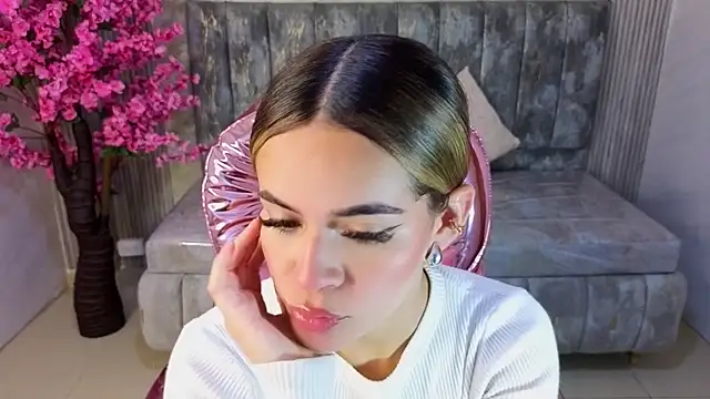 lilith4 s online show from 11/22/25, 08:19