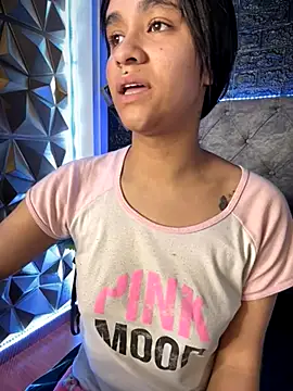 Snapshot of Isabella-Teen chatting on 10/03/25, 03:47 Isabella-Teen online show from 10/03/25, 03:47