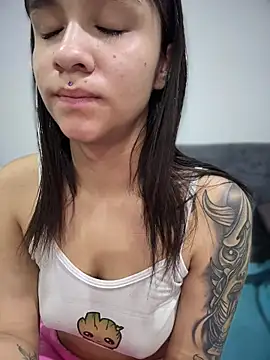 Isabella-Teen online show from 11/25/25, 04:12